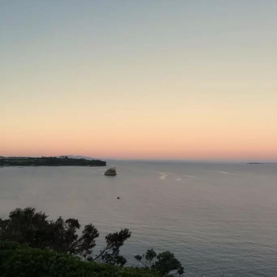 Luxury House With Clifftop Seaview Whangaparaoa Bagian luar foto